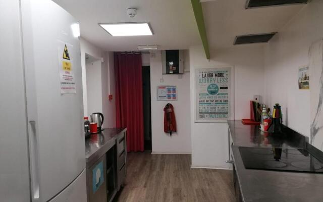 Smart Hyde Park View - Hostel