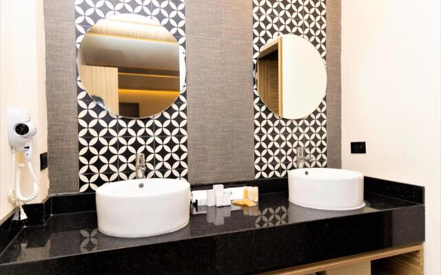 Hotel Plaza by Kavia