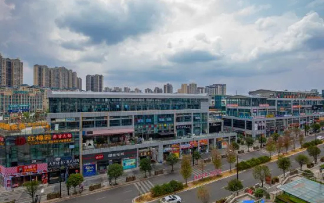 Zizhong Zhongtie Bomei Hotel