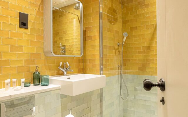 Three Bedroom Near Brick Lane by Belvilla