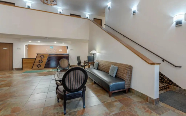 Allington Inn & Suites South Fork