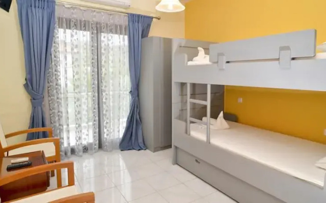 Studios Apartments Irini Patira