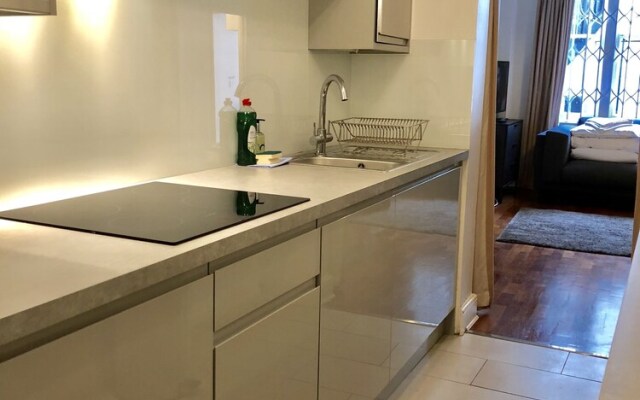 Victoria Station Apartment