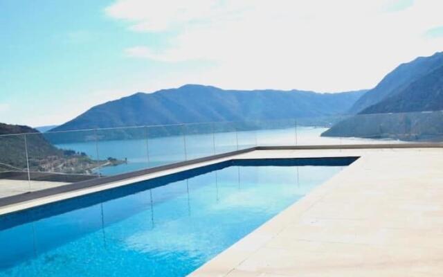 Peaceful flat with pool & great view in Risan! - View 9