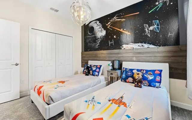 Sophisticated 6BR at Storey Lake Sl2766