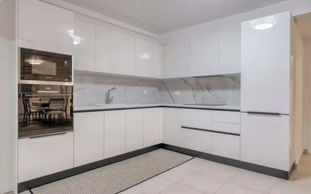 Voula Luxury Modern Living with Garden