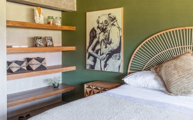 Exceptional Architect's 5BR Villa, an Oasis Gem in Canggu Centre – Guest Rooms – Canggu
