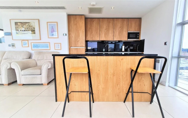2 Bedroom Penthouse with Parking