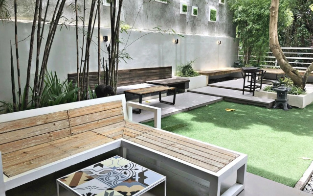 Anton's Loft Designer Resort Pansol