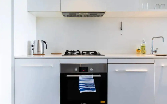 Modern 2 Bedroom Apartment In Melbourne's Southbank