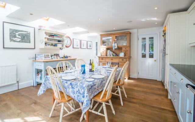 Sensational Wandsworth Home by King George's Park