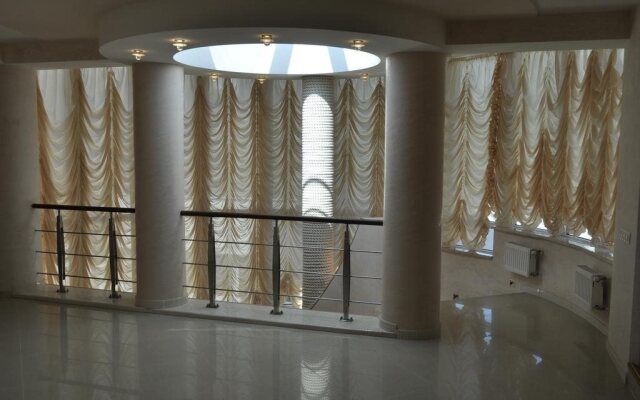 Lux Hotel