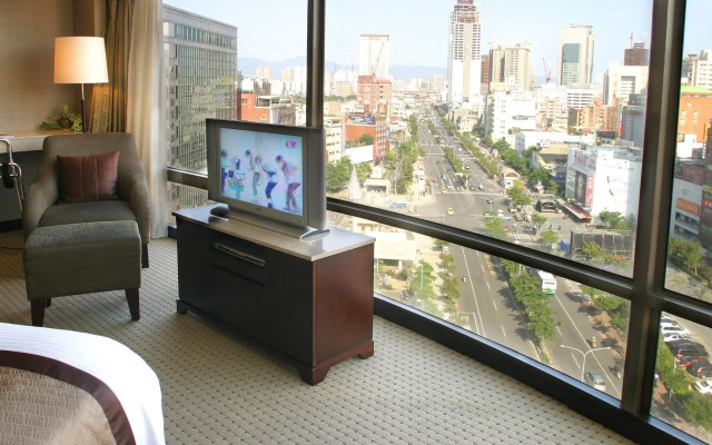 Grand Forward Hotel