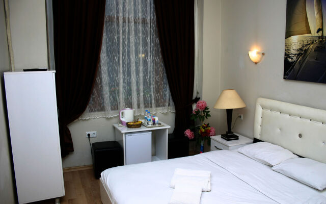 Deniz Suites