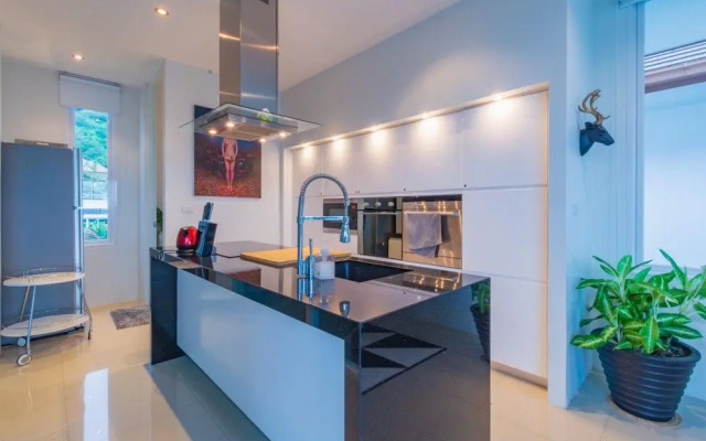 Luxury 3 Bedroom Villa, Sea View (PM-A5)