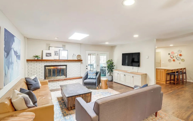 Spacious Decks: Family Pinetop Country Club Home