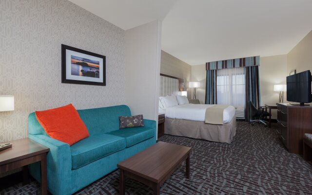 Holiday Inn Express & Suites Eureka by IHG