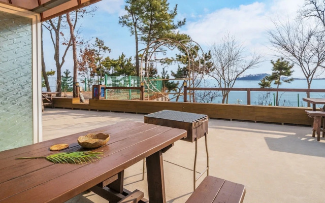 Yeongheungdo Rainbow Ocean View Pension