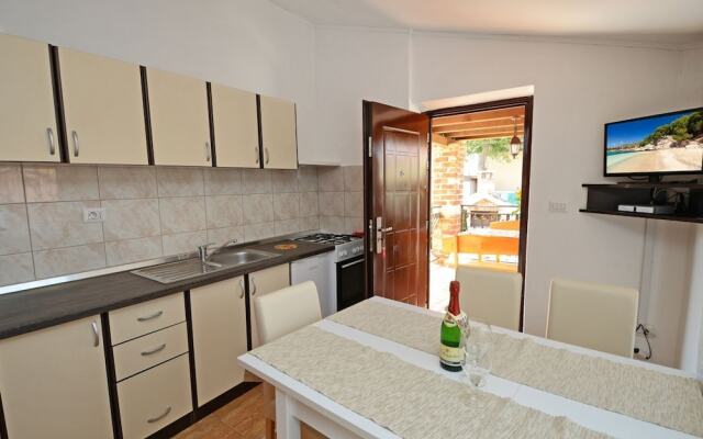 Apartment for up to 5 Persons Near Porec With Shared Pool