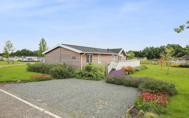 Host Stay Mahonia Lodge
