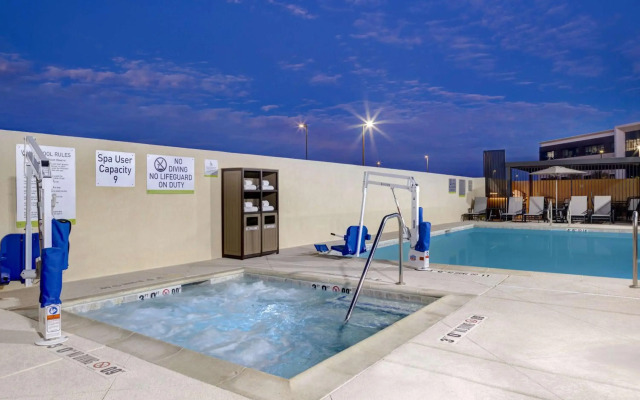 Home2 Suites by Hilton Las Vegas Southwest I-215 Curve