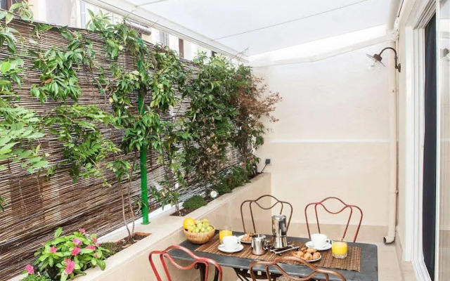 Pillow Town House with Terrace