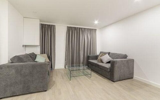 Canning Town Apartment - Hostel