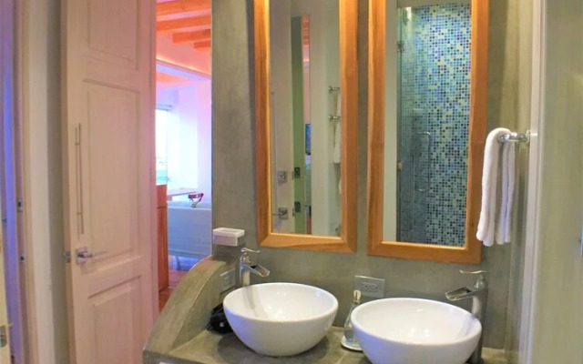 Deluxe Highrise River & City View Flats Gye