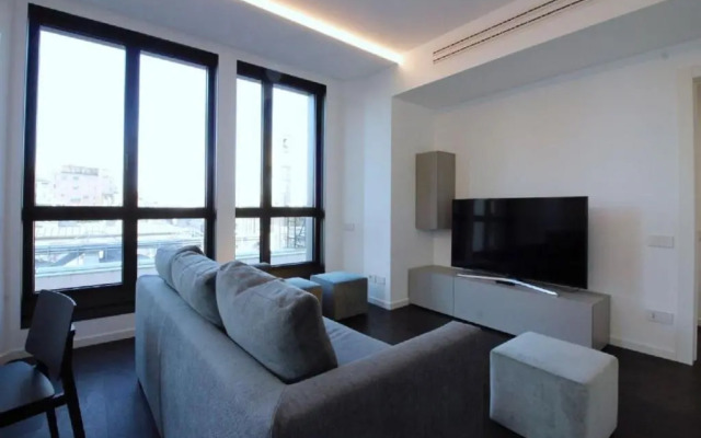 San Babila Modern Apartment