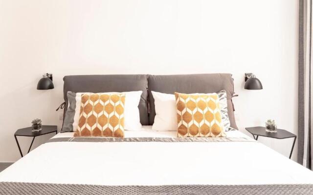 Plum Guide - Paparazzi