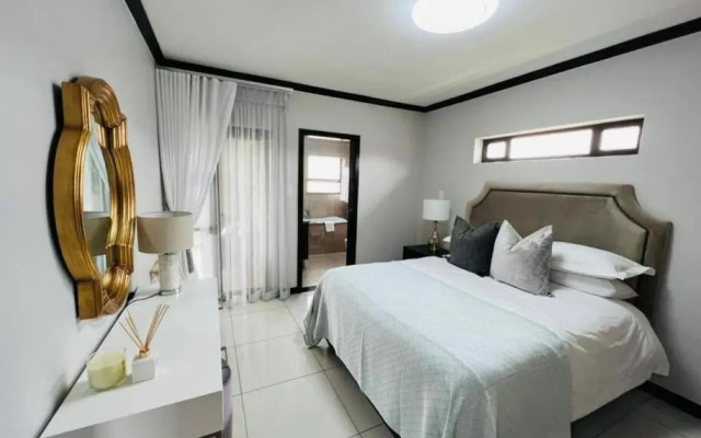 Vonzee apartment on Palmview Estate.