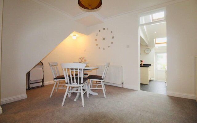 Beautiful and Comfortable 3-bed House in Bath