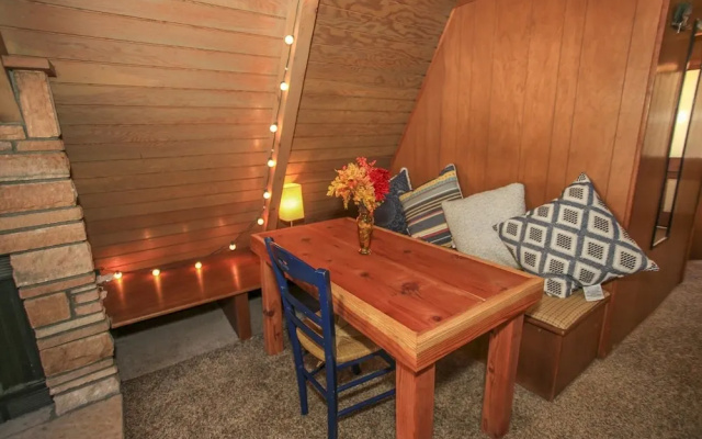 The Cozy Cubbyhole
