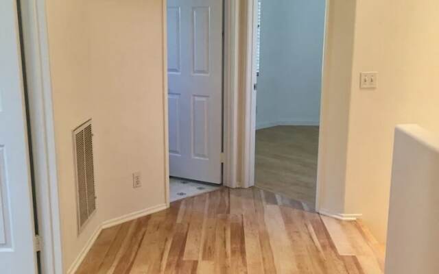 Beautiful 3 Bedroom Townhome in Irvine