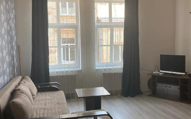 2 Bedroom apartment on Tomashivskogo Street 7