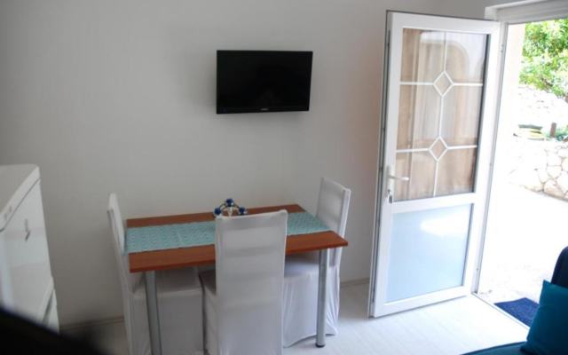 Apartment Sima - comfortable family apartments A2 Ivona Omis, Riviera Omis