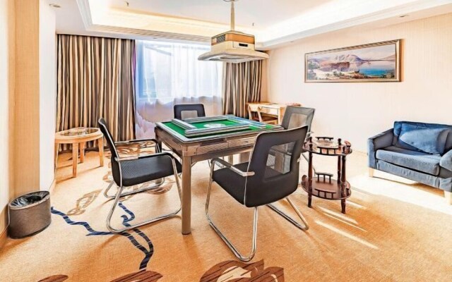 Vienna 3 Best Hotel (Yingshan Bus Station)