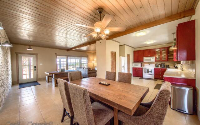 Pecan Farm Haus in Fredericksburg