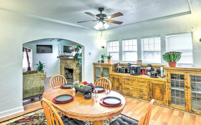 Charming Milwaukee Retreat ~ 5 Mi to Downtown