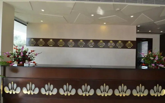 Hotel The Grand Saakar Tiara