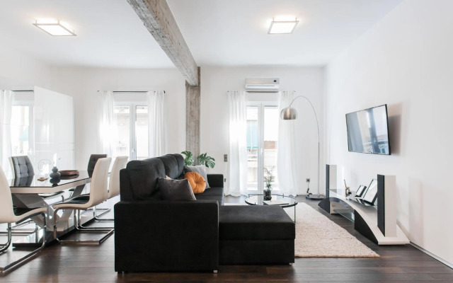 Industrial 1BR Apartment in Ampelokipoi Area by UPSTREET