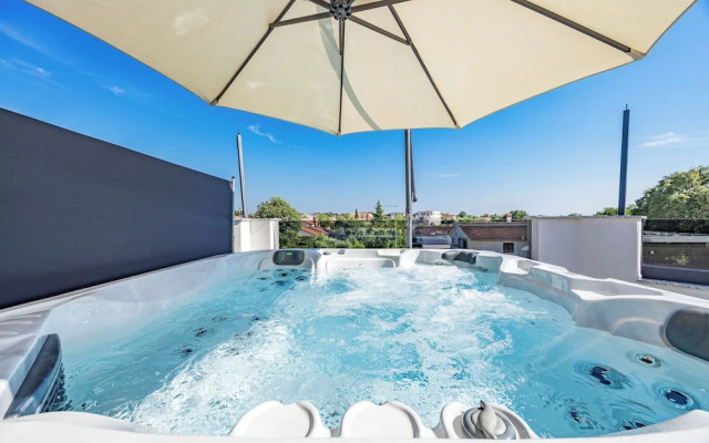 Sauna & Jacuzzi Apartment Rossa