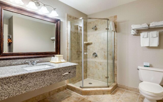 Quality Suites Kansas City International Airport