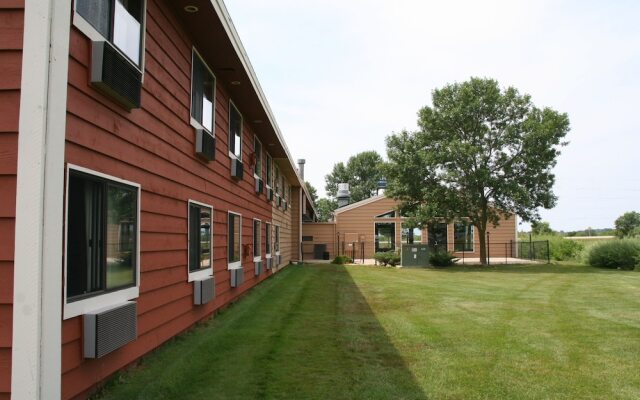 AmericInn Lodge & Suites Elkhorn