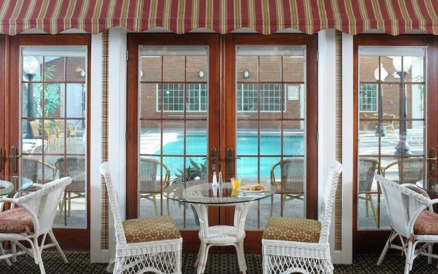 Carlisle Inn Sugarcreek