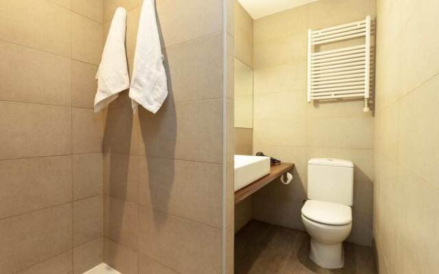 Centric 2 Bedroom Apartment With a Private Lovely Terrace
