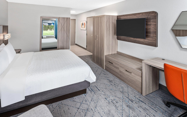 Holiday Inn Express Hotel & Suites Chicago-Algonquin by IHG