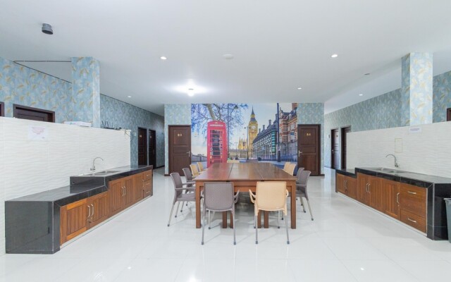 RedDoorz near Universitas Wijaya Kusuma Surabaya 2