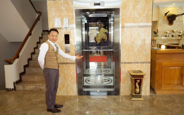 Adam Sapa Hotel