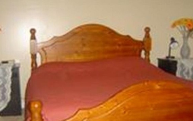 Cora's Gypsum Cottage – Guest Rooms – Broken Hill